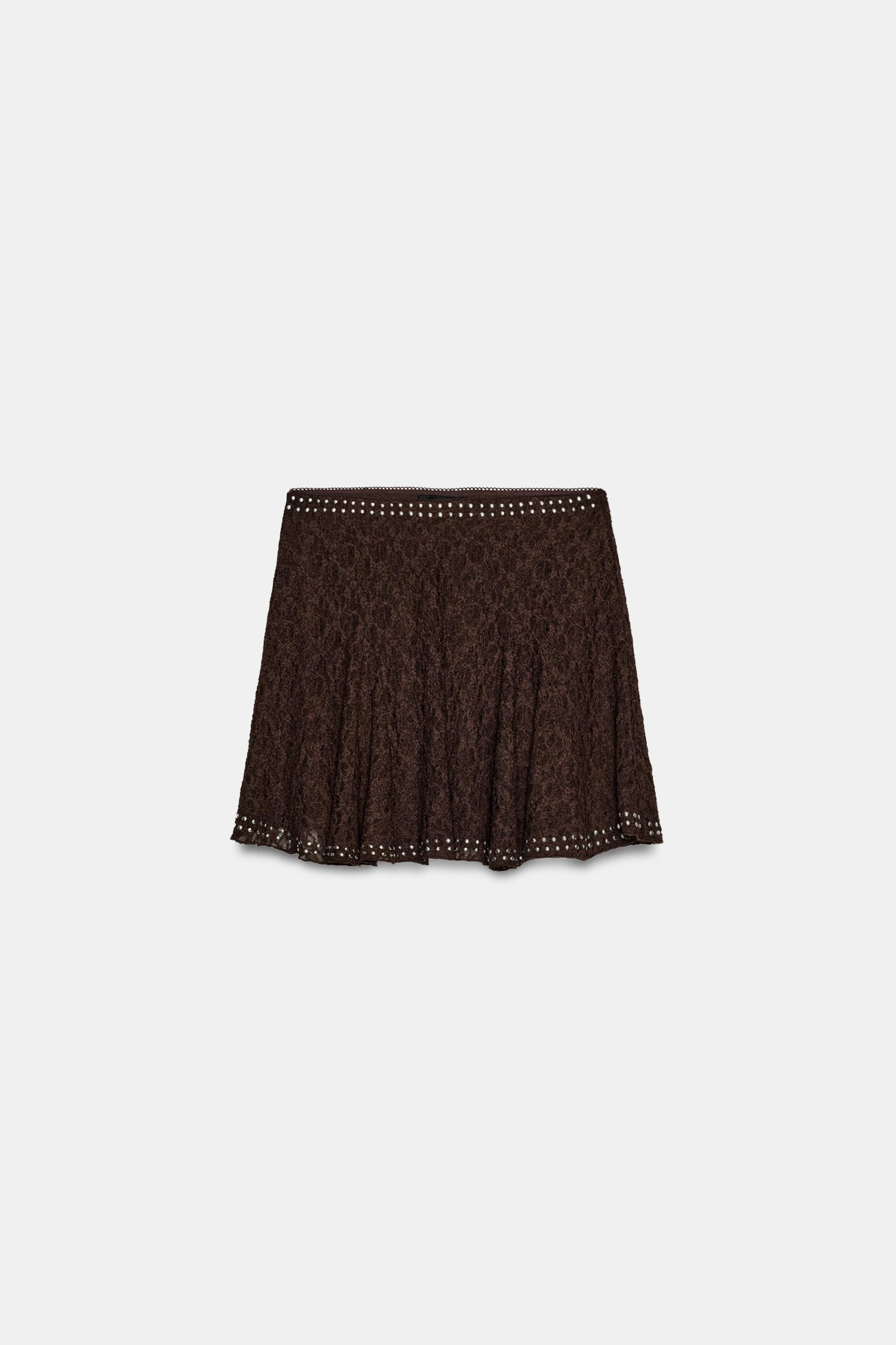 STUDDED LACE SKIRT